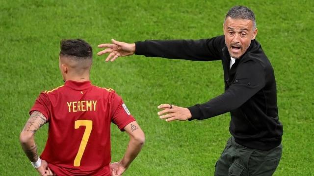 开云网站-恩里克：加维像在自家后院踢球 9号问题已得到解决